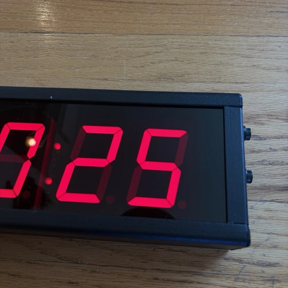 Electronic Displays Inc Industrial LED Clock Gym Timer‎ 16